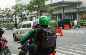 OJEK ONLINE HARUSNYA DAPAT PERLINDUNGAN KERJA DAN JAMINAN KEMATIAN, BERIKUT TANGGAPAN DARI ANGGOTA KOMISI IX DPR Ojek Online
