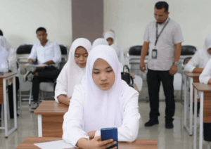 REVOLUSI UJIAN MASUK - 1.222 CALON MAHASISWA UNIVERSITAS NEGERI KITA (UNIKI) MENGGUNAKAN HP, 102 ORANG TES SECARA ONLINE Screenshot 2024-06-04 180710