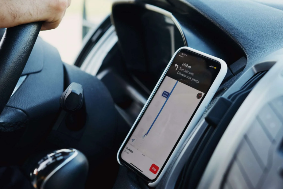 PENINGKATAN EFISIENSI DAN KUALITAS LAYANAN OJEK ONLINE MELALUI APLIKASI PENGUAT GPS Screenshot 2024-06-29 205253