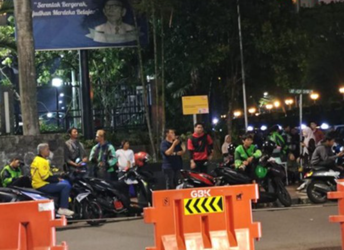 OJEK ONLINE TURUT IKUT SAMBUT PAUS FRANSISKUS USAI PIMPIN MISA AGUNG DI GBK Screenshot 2024-09-06 132647